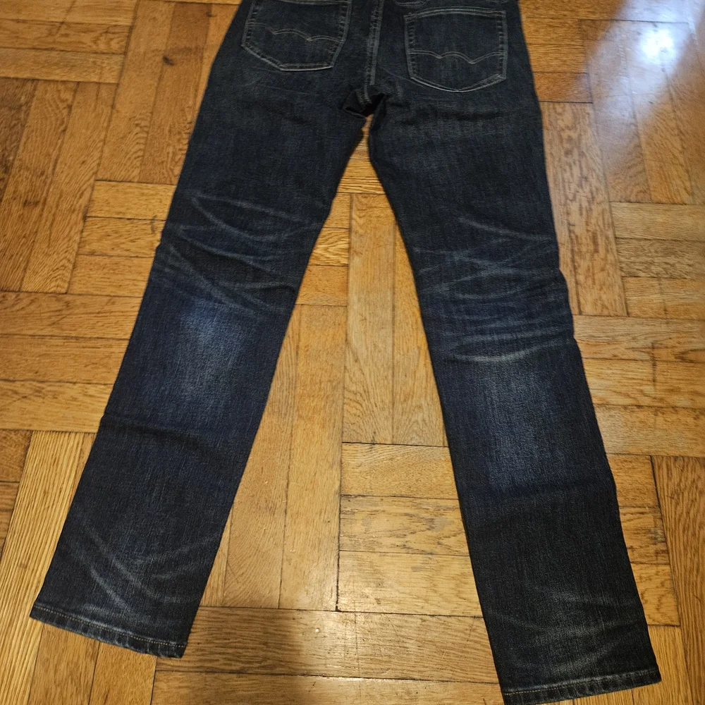 American Eagle Outfitters Men's Dark Blue Jeans - Picture 8 of 11